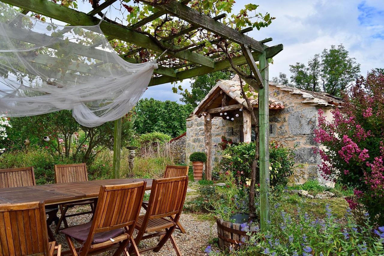 Les Gites Perard Caylus Exterior photo