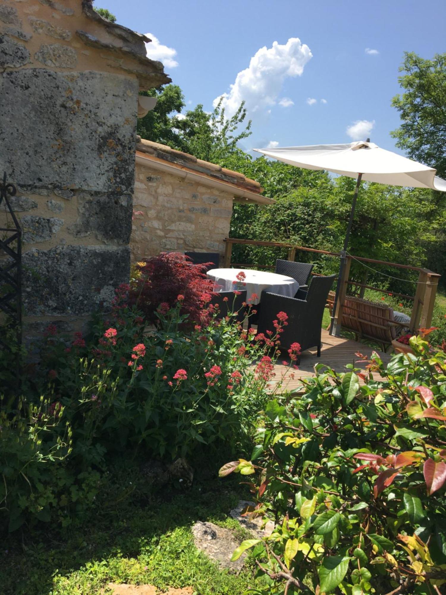Les Gites Perard Caylus Exterior photo