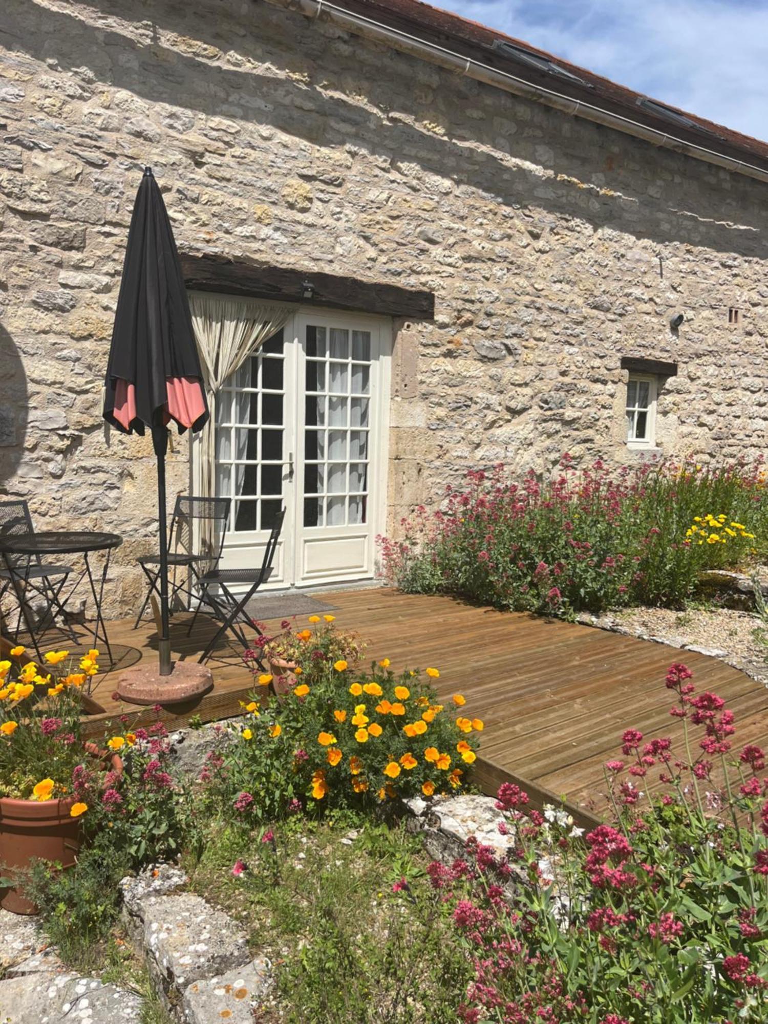 Les Gites Perard Caylus Exterior photo