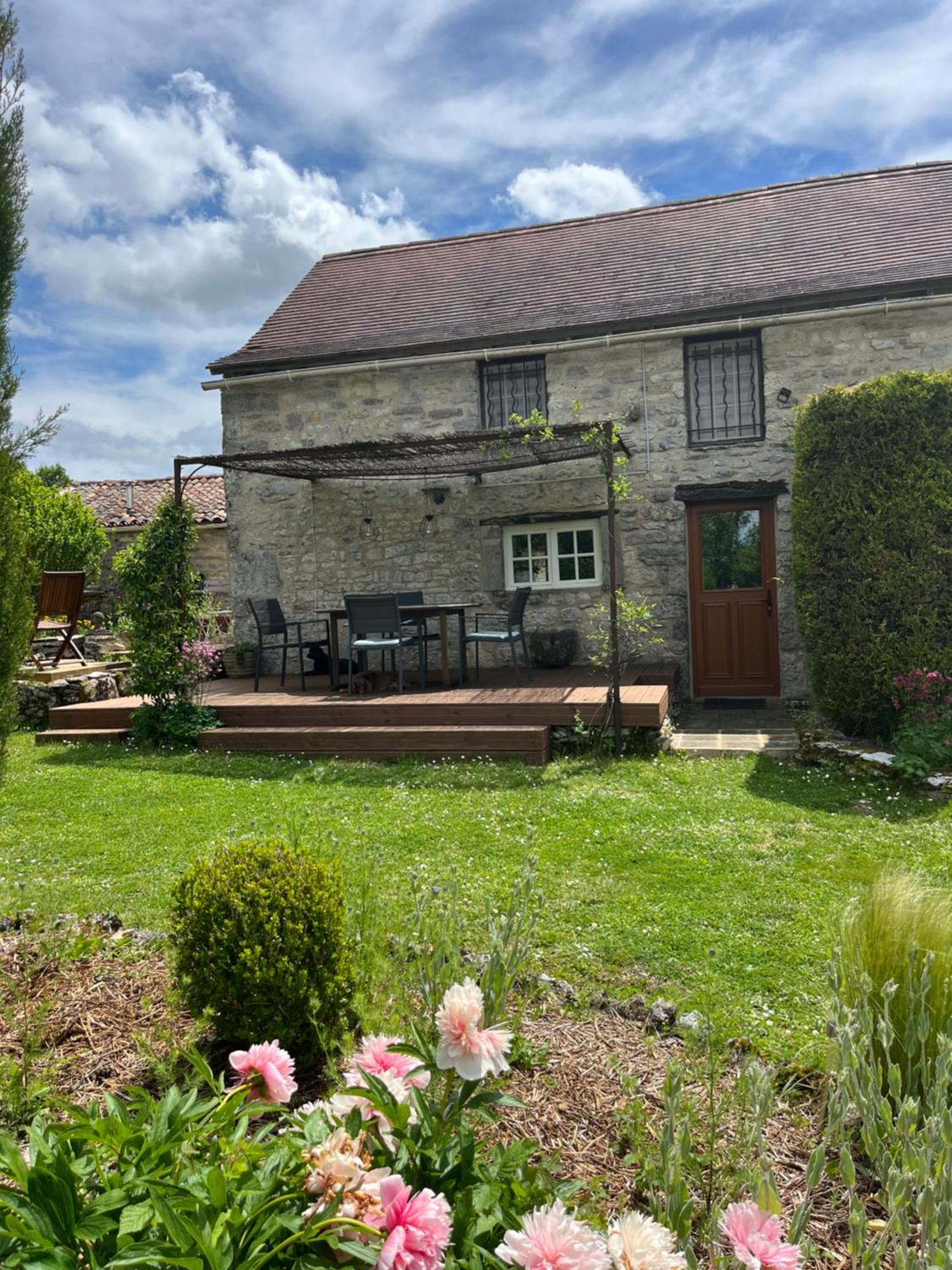 Les Gites Perard Caylus Exterior photo