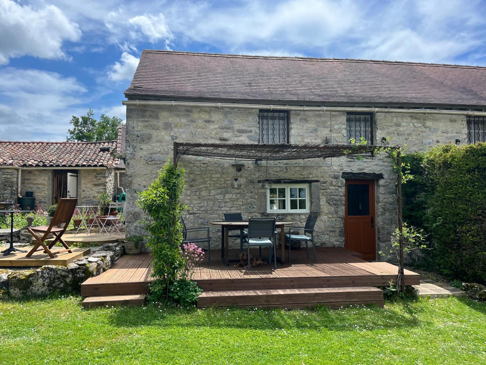 Les Gites Perard Caylus Exterior photo