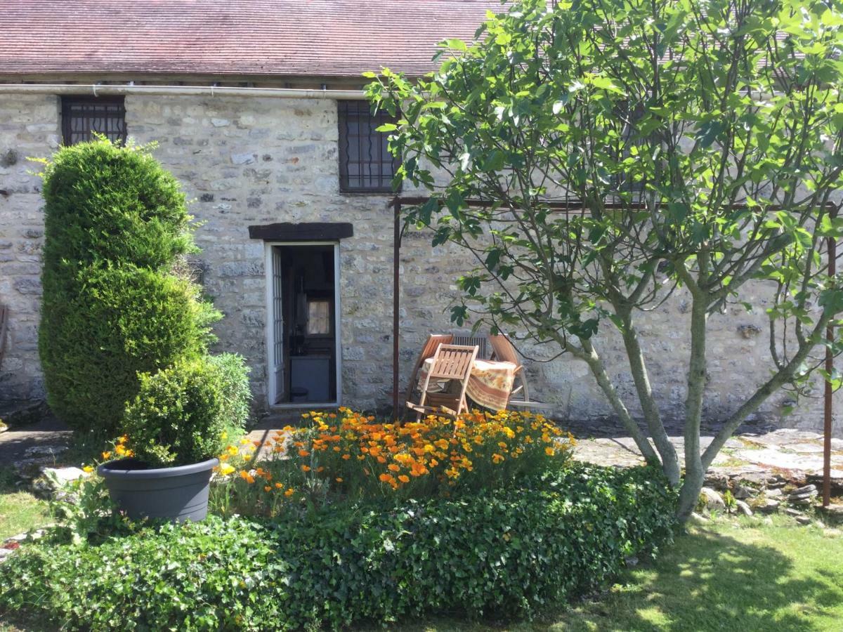 Les Gites Perard Caylus Exterior photo